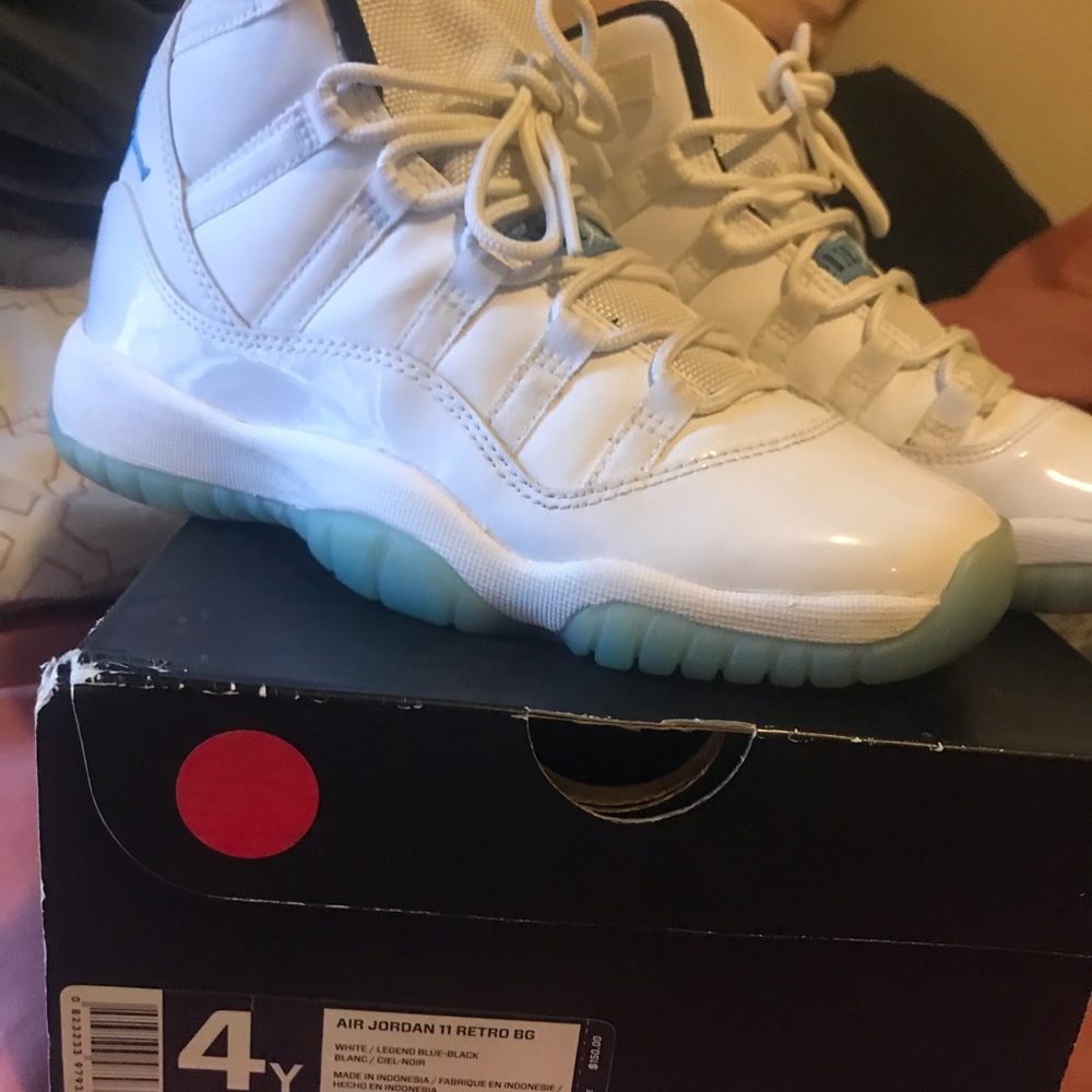Air Jordan legend blues SIZE 4. SIZE 4. SIZE 4.